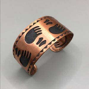 Vintage Bell Trading Post Native American solid copper cuff bracelet bear claws.